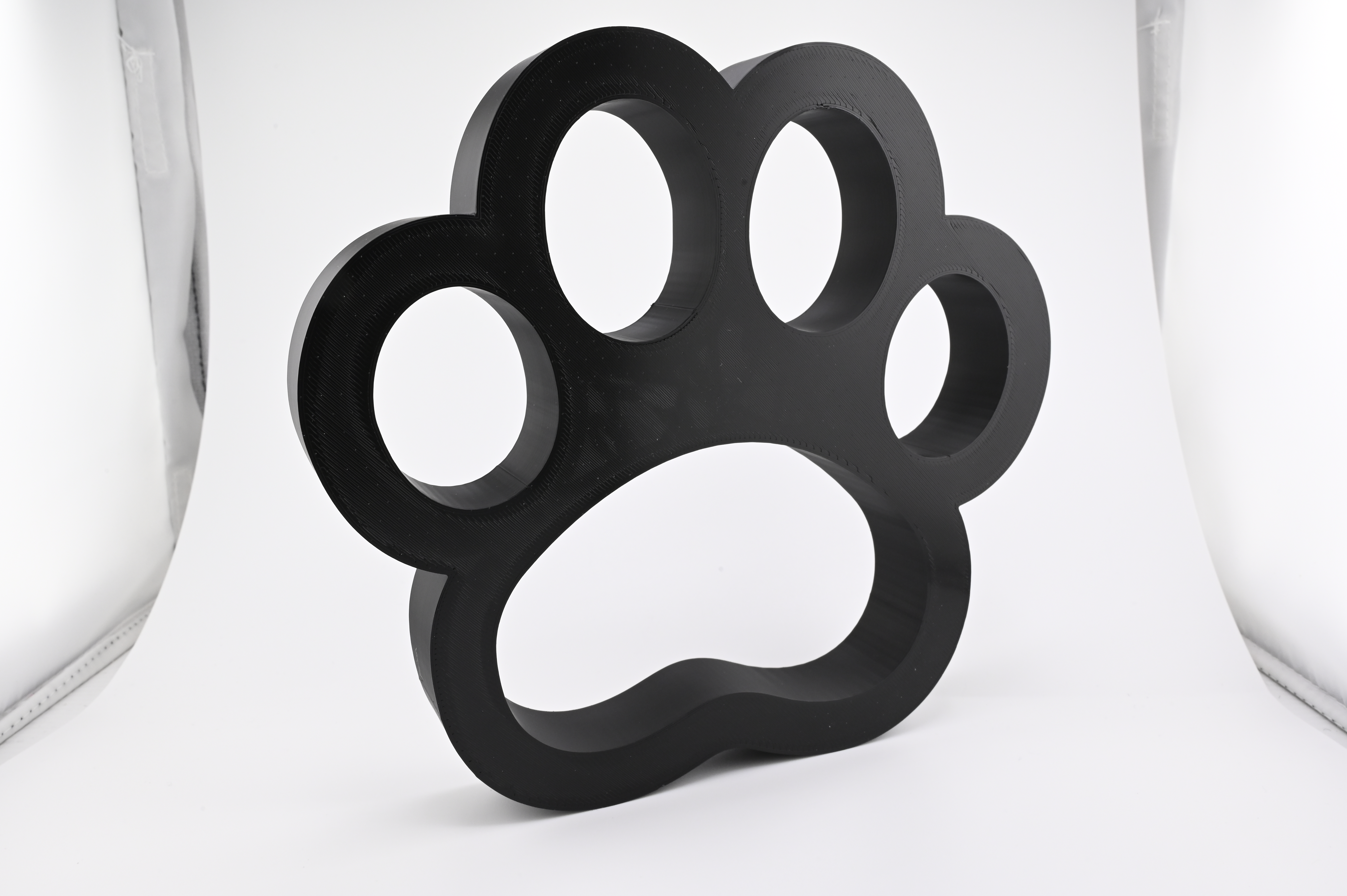 Bold Kitty Paw — three quarter